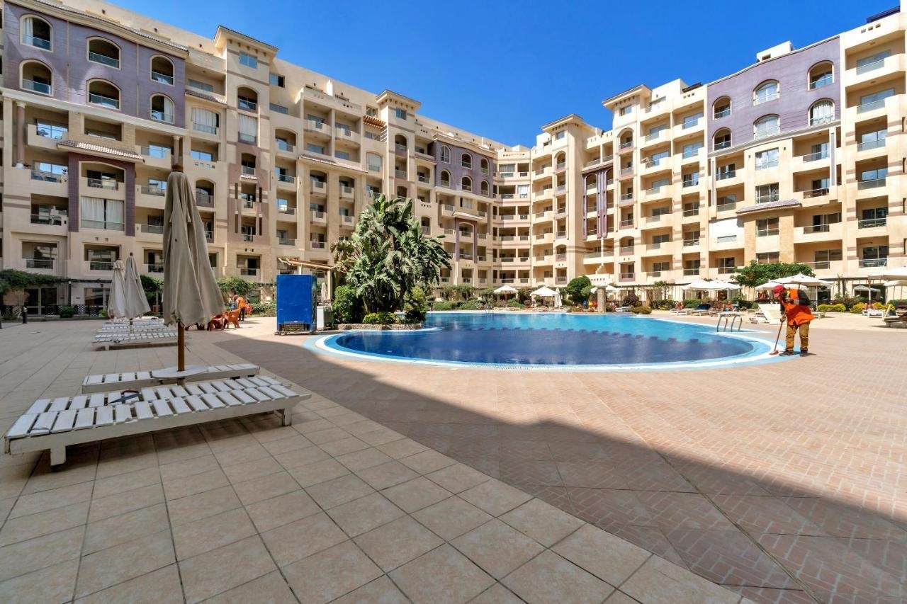 Modern Apartments for Sale with Swimming Pool in Hurghada 1 Bedroom apartment for sale in Florenza Khamsin Hurghada Luxury residential apartment complex with swimming pool in Hurghada, Egypt