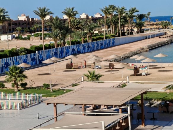 Scandic residential project in Hurghada with modern apartments and swimming pool