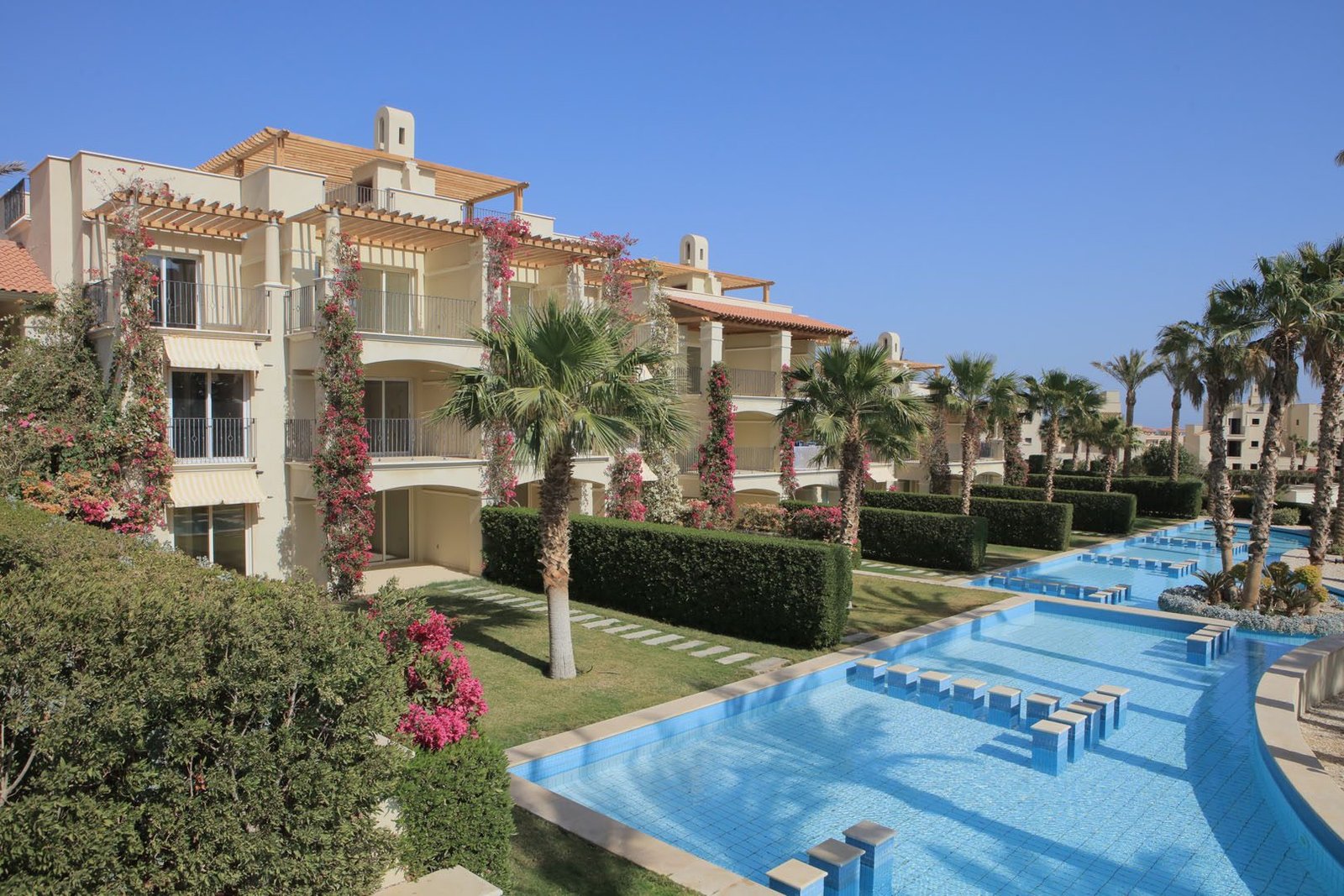 Studio apartment for sale in Veranda Sahl Hasheesh Luxury apartments for sale in Veranda Sahl Hasheesh with pool and sea views
