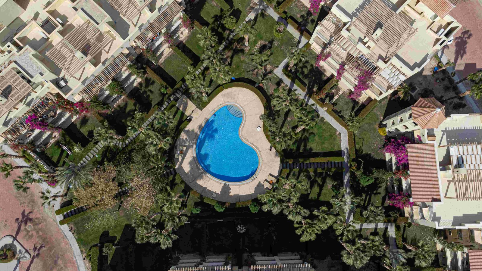 Poolside property for sale in Veranda Sahl Hasheesh with private terrace