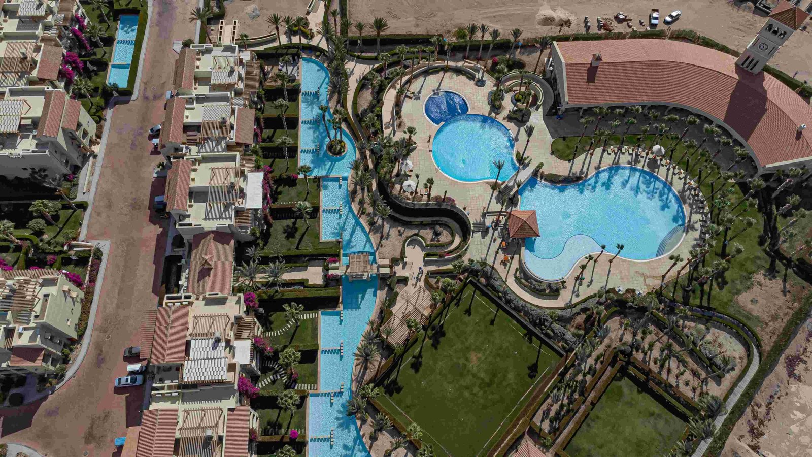 Poolside property for sale in Veranda Sahl Hasheesh with private terrace