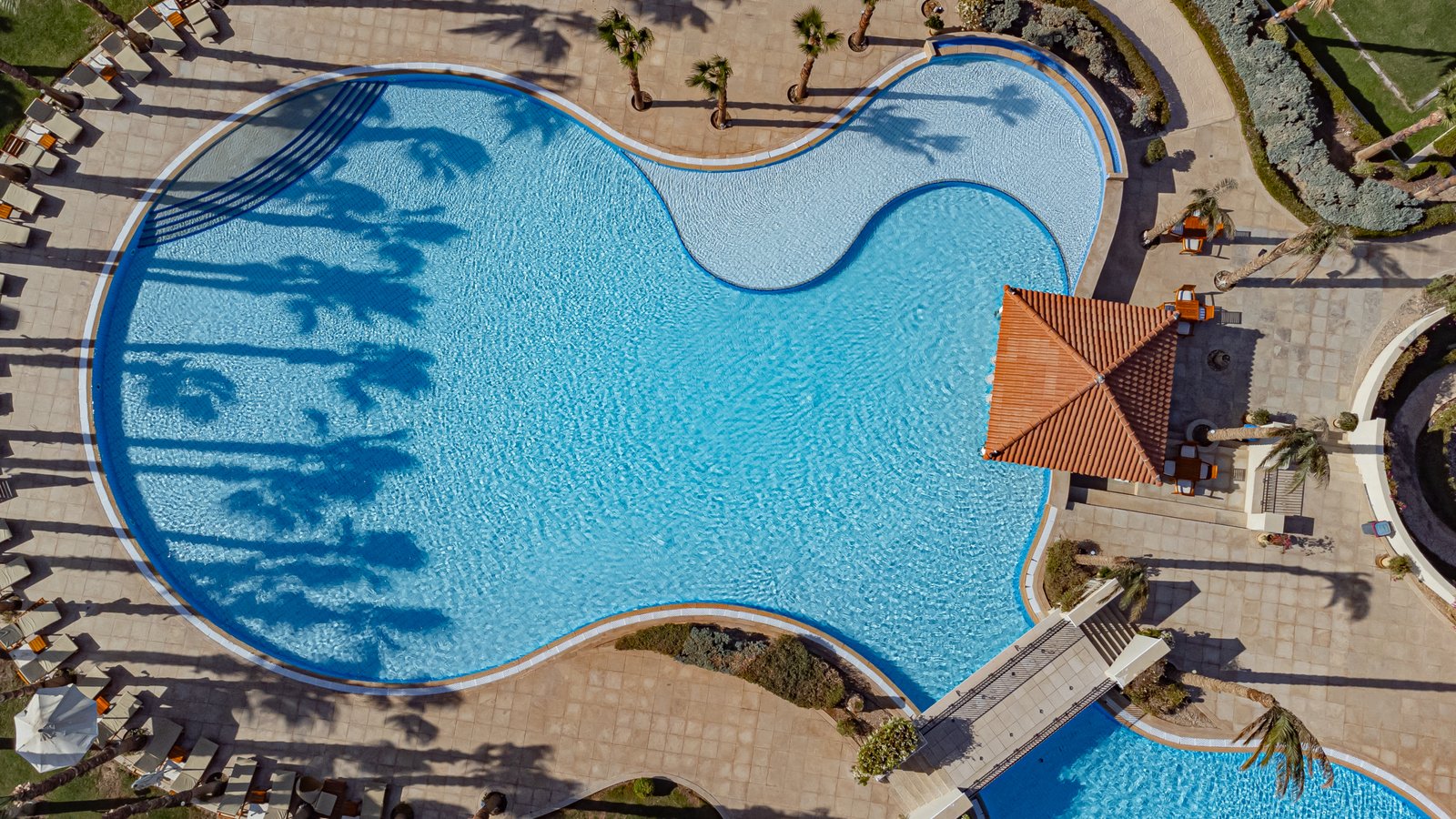 Poolside property for sale in Veranda Sahl Hasheesh with private terrace