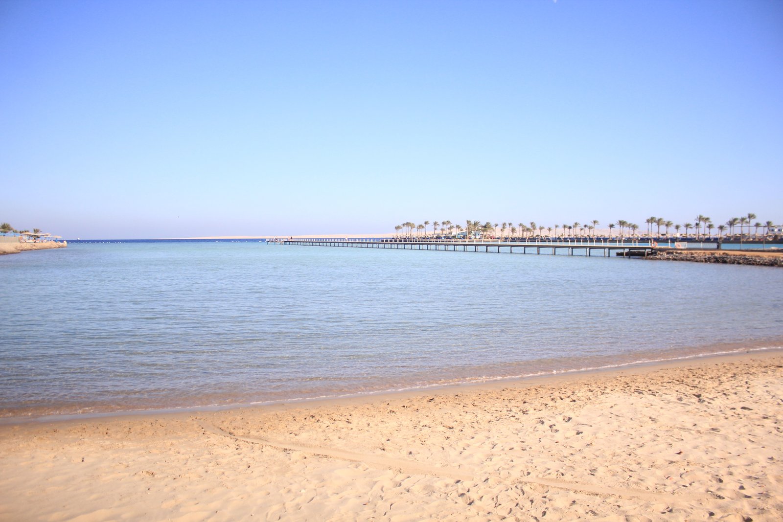 Residents relaxing at Scandic Hurghada enjoying a coastal lifestyle inspired by Scandinavian simplicity.