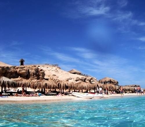 Hurghada travel guide showing the beautiful Red Sea beach and coastline in Egypt