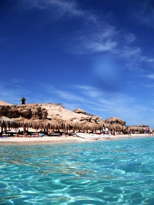 Hurghada travel guide showing the beautiful Red Sea beach and coastline in Egypt