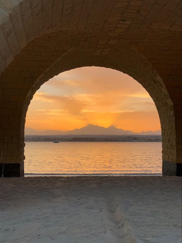 Beachfront vs city properties in Hurghada showing sea view apartments and urban residential buildings comparison