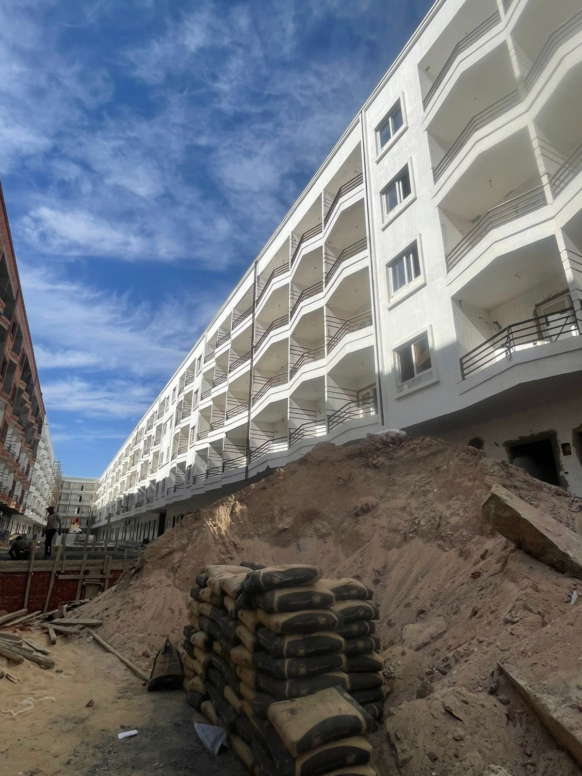 Grand Rock Resort Hurghada – Elegant Lobby & Entrance Studio apartment for sale in Grand Rock Hurghada Grand Rock Resort Hurghada luxury lobby entrance
