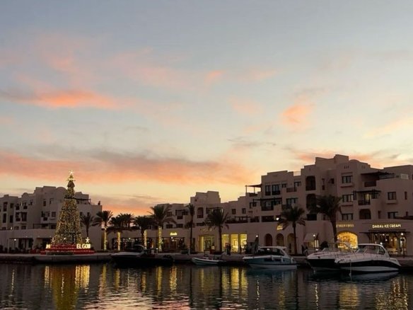 El Gouna golf course with landscaped greens and mountain backdrop