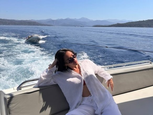 Investor inspecting a sea view apartment in Hurghada