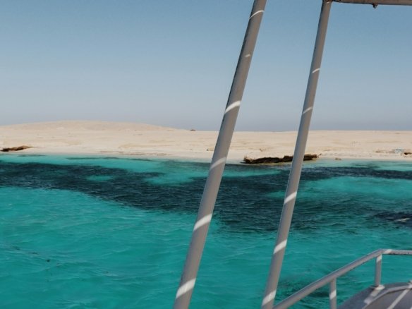 Панорамный вид на Красное море и современные квартиры в Хургаде