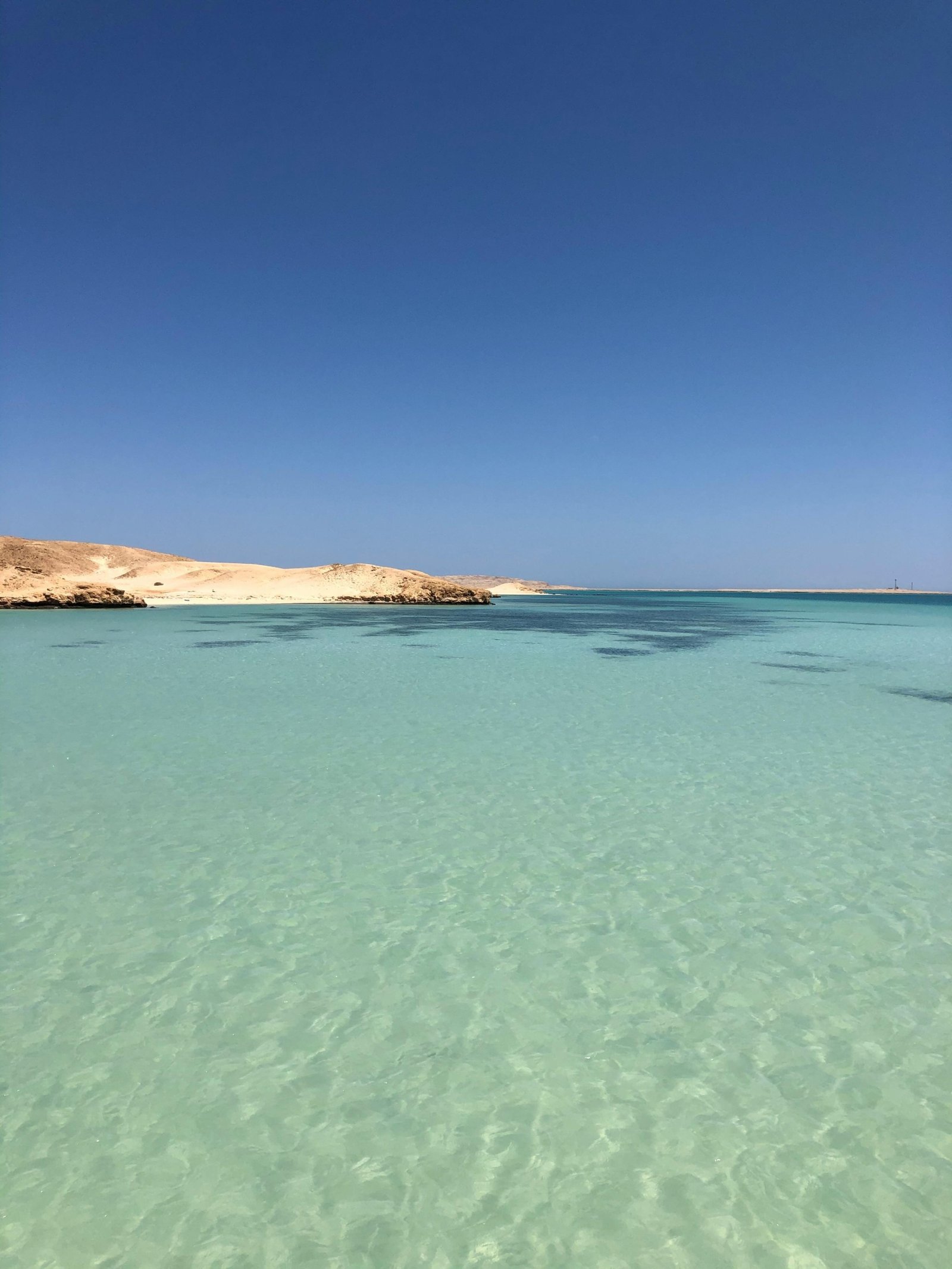Inseln nahe Hurghada mit kristallklarem Wasser, weißen Sandstränden und idealen Schnorchelplätzen
