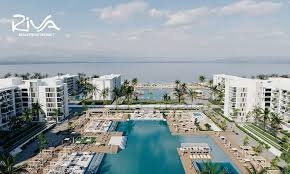Front de mer vs vue sur la ville dans l’immobilier à Hurghada comparant deux types de vues pour les acheteurs