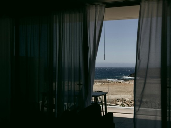vivre en bord de mer avec vue sur la mer et ambiance paisible au coucher du soleil