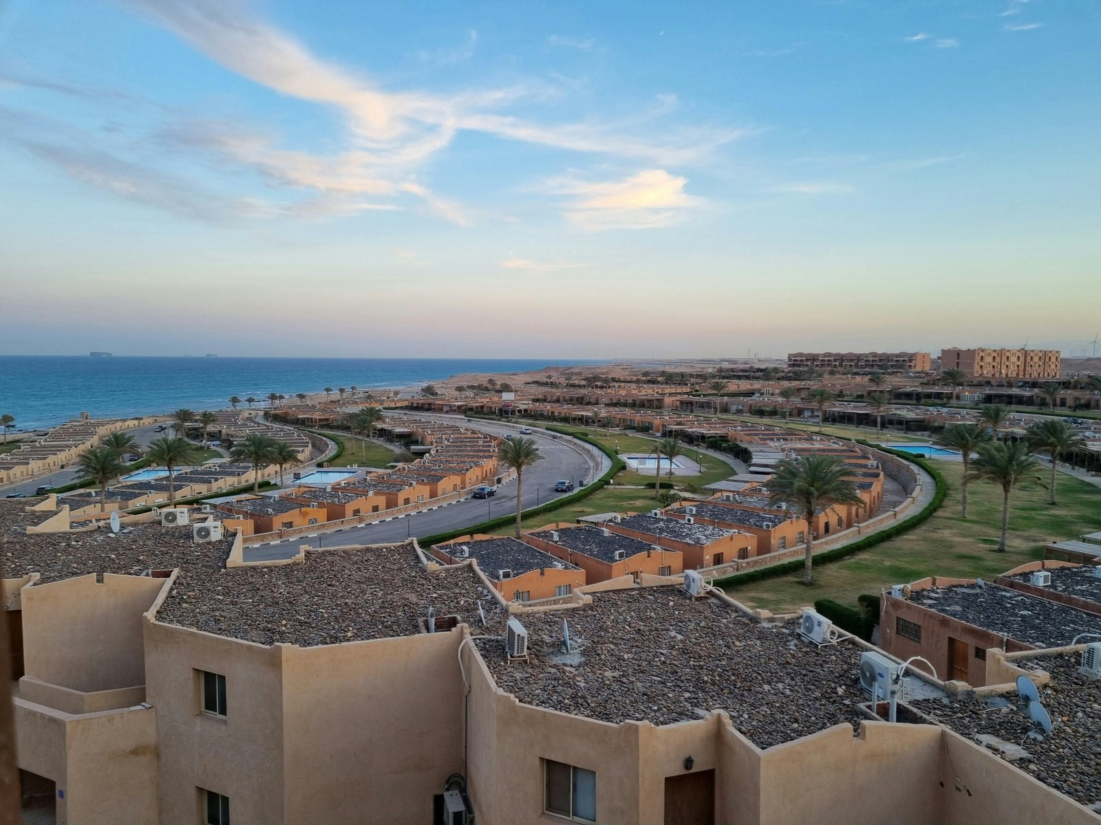 Leben in Hurghada mit Meerblick, sonnigem Wetter und modernem Küstenwohnstil am Roten Meer