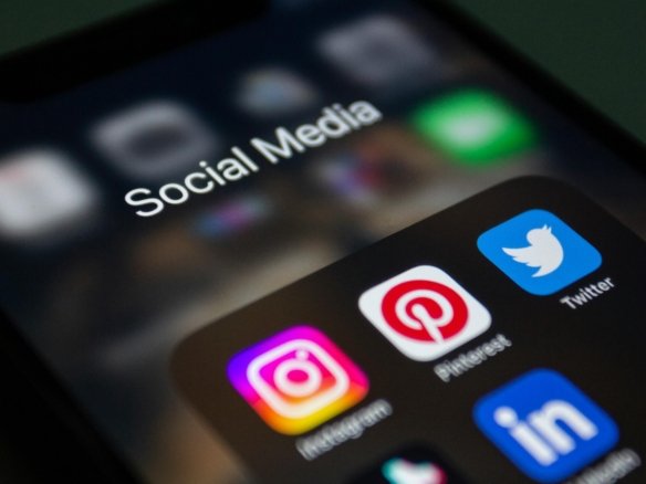 les réseaux sociaux montrant la vie moderne et le style de vie côtier à Hurghada, Égypte