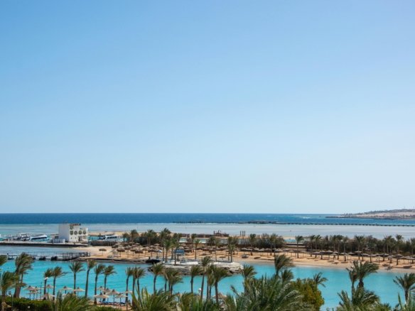 تأثير السياحة الداخلية في الغردقة على نمو الاستثمار العقاري وزيادة الطلب على العقارات الساحلية