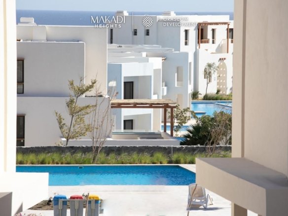 Residential buildings at Aden Park Makadi Heights overlooking scenic landscapes