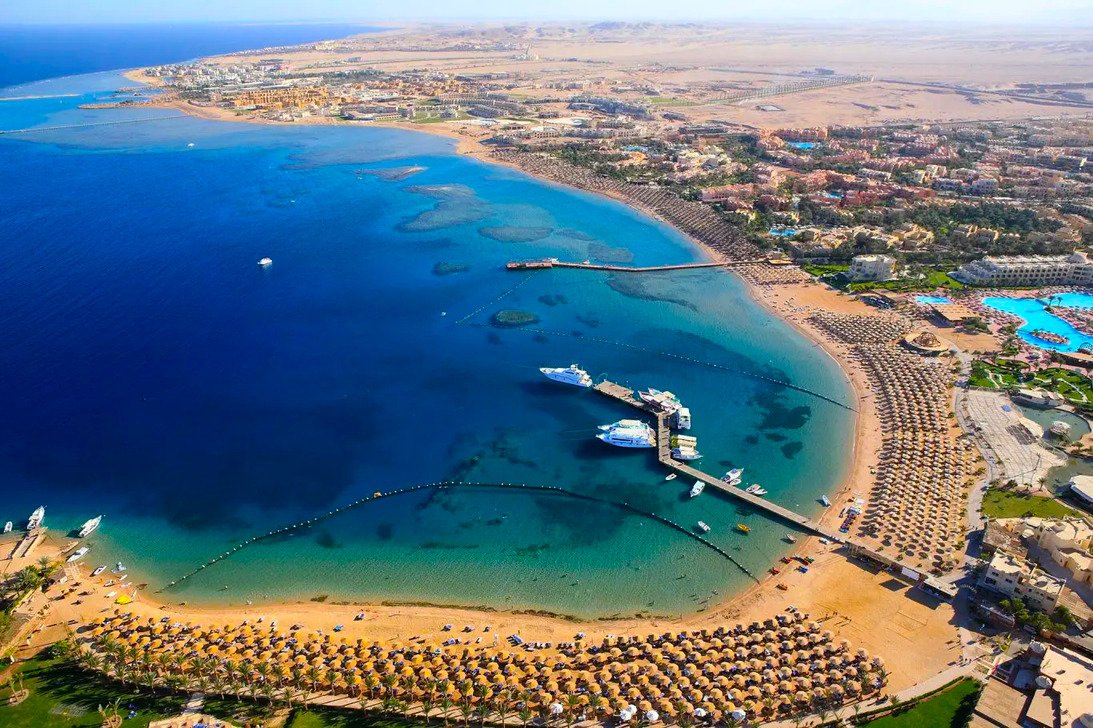 El Gouna vs. Makadi Heights comparison showing lifestyle, amenities, investment opportunities, and Red Sea living in Egypt.