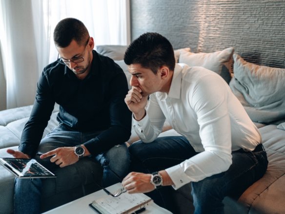 5 Reasons why buying directly from developers in Hurghada costs expats more money.