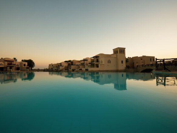 Les 3 types d'équipes de gestion qui déterminent qui gère réellement votre résidence et vos services de copropriété à Hurghada.