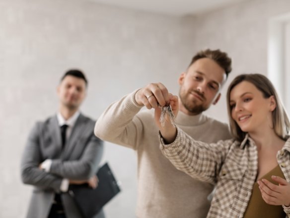 Planning a household move this summer to maximize market trends