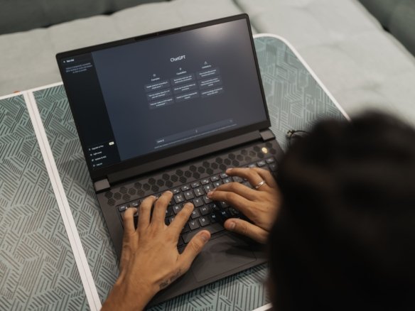 KI-Tools unterstützen die Online-Vermarktung von Immobilien mit virtuellen Rundgängen, automatisierten Exposés und datenbasierten Marketingstrategien.