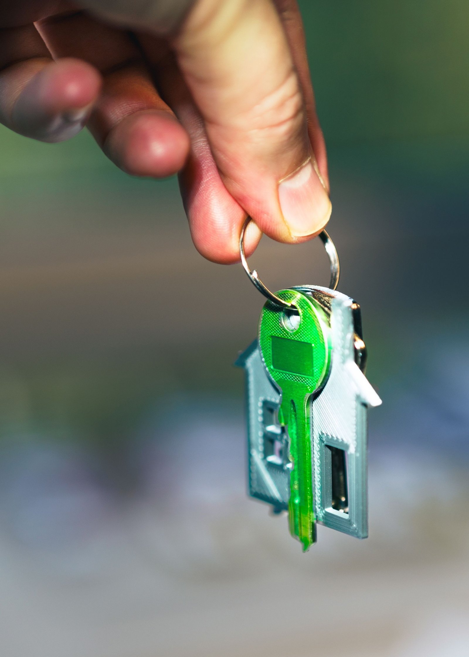 تأثير عمليات شراء وبيع العقارات على تنمية وازدهار المجتمع المحلي