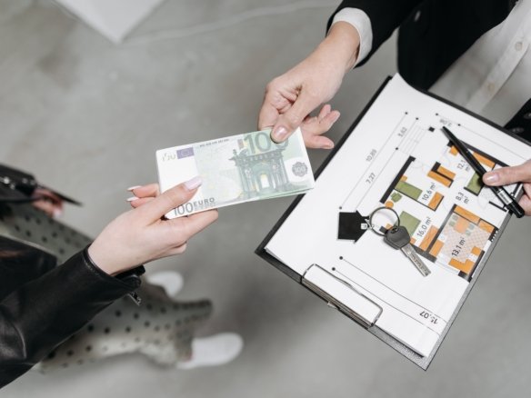 Anzahlungen sind auf dem niedrigsten Stand seit 2021 und erleichtern den Einstieg in den Immobilienkauf.