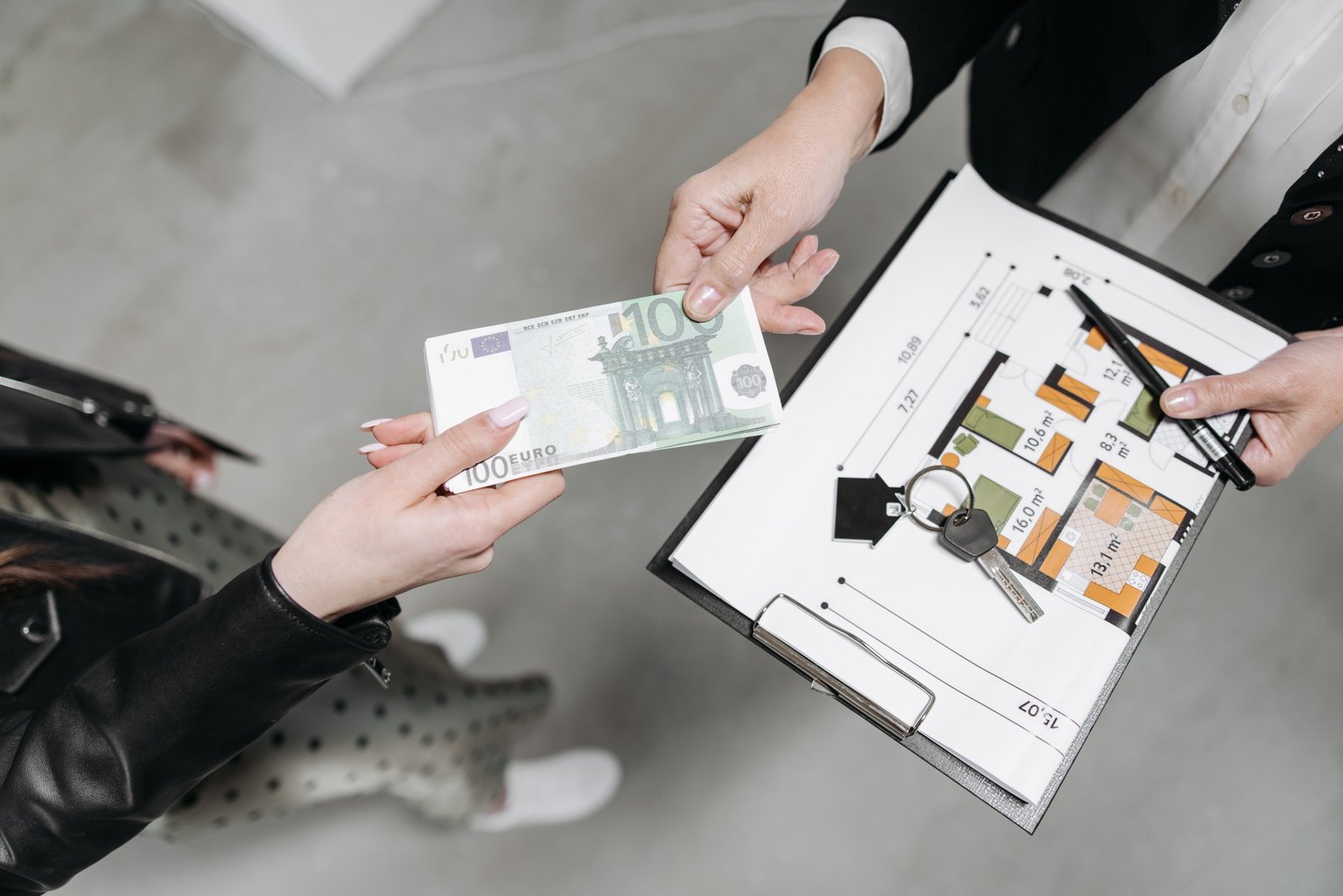 Anzahlungen sind auf dem niedrigsten Stand seit 2021 und erleichtern den Einstieg in den Immobilienkauf.