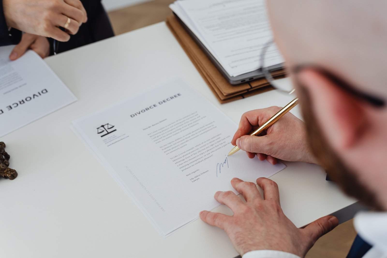 Contract for buying real estate in the Red Sea with key terms before signing